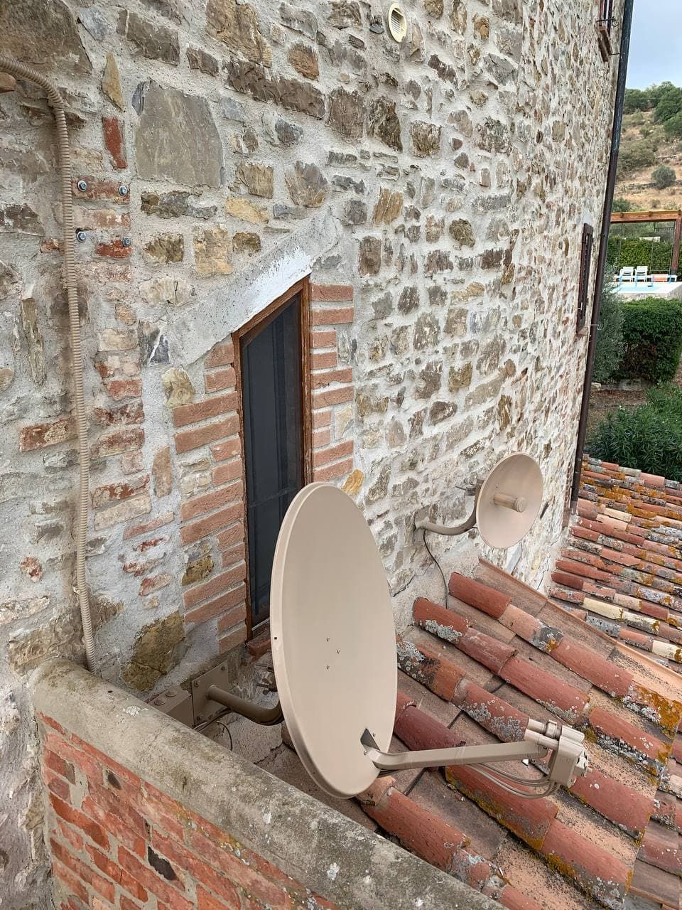 Parabola camuffata
